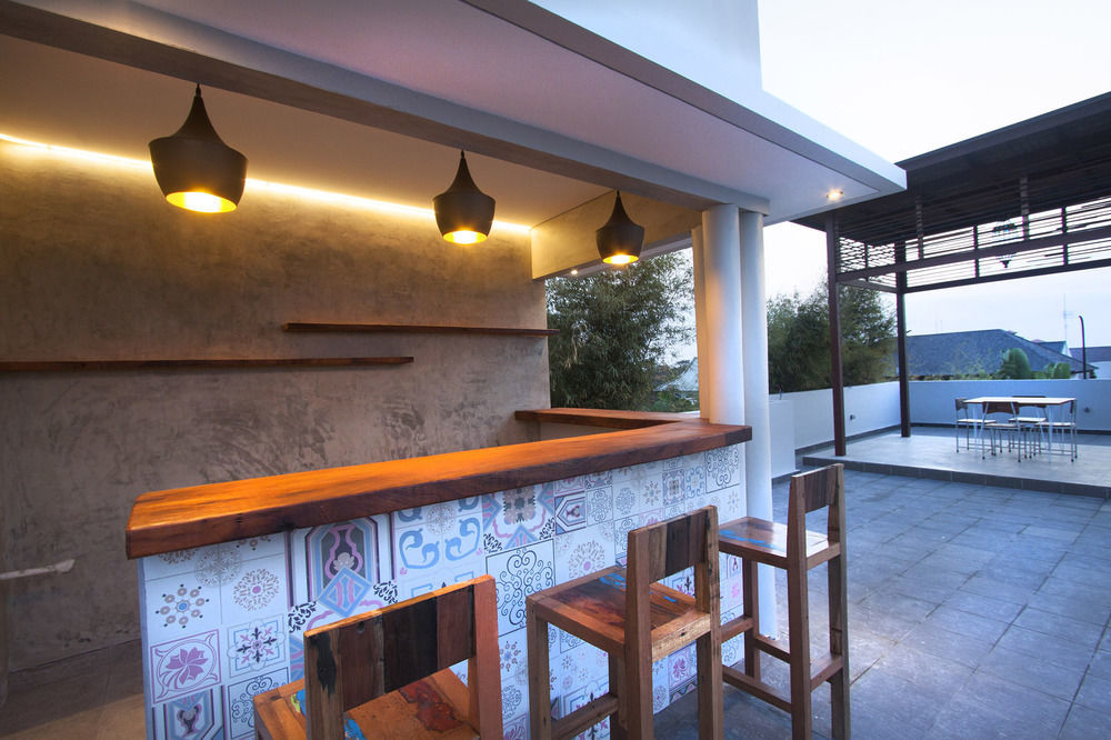 Zen Rooms Seminyak Kayu Jati Exteriör bild